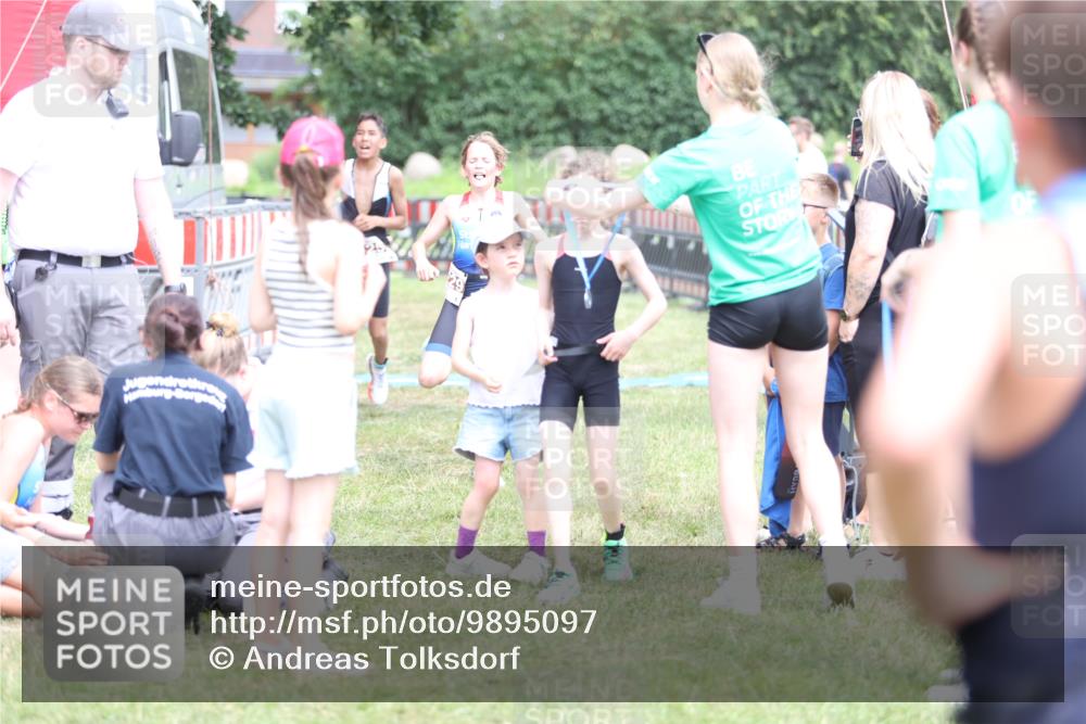 21.06.2026 - 29. Vierlanden-Triathlon Andreas Tolksdorf http://msf.ph/oto/9895097 21.06.2026 15:13:24 Ziel 1229, 1253, 1310, 1229, 1253, 1310 meine-sportfotos.de