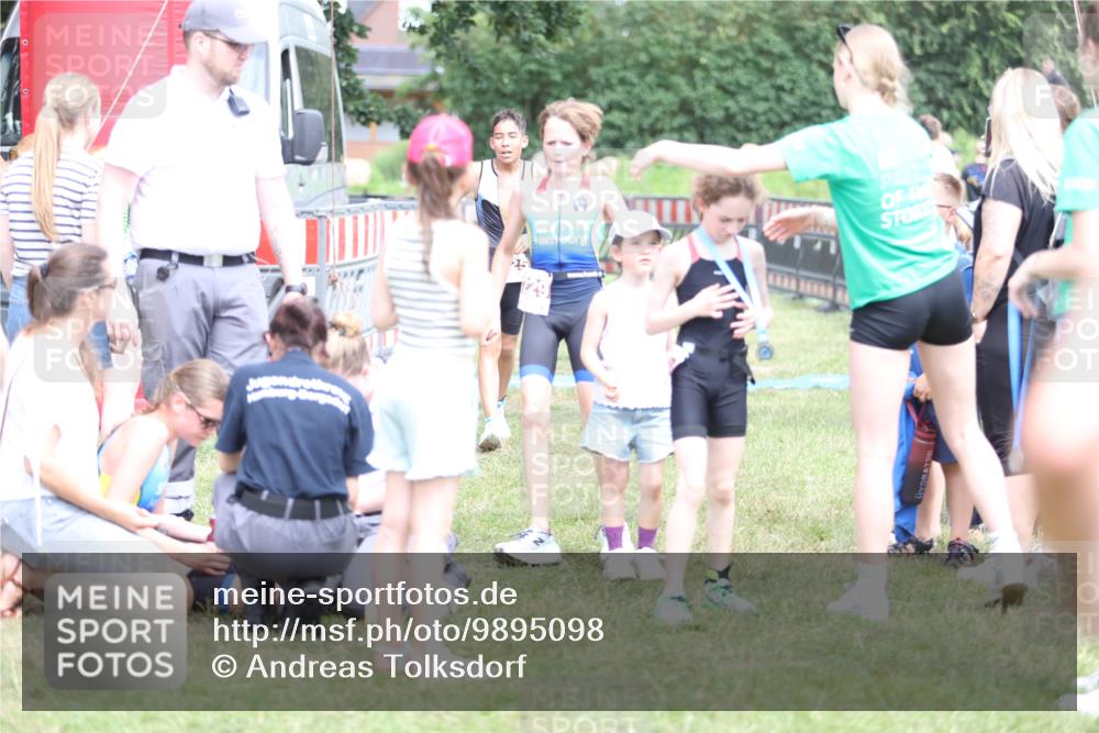 21.06.2026 - 29. Vierlanden-Triathlon Andreas Tolksdorf http://msf.ph/oto/9895098 21.06.2026 15:13:25 Ziel 1229, 1253, 1310, 1229, 1253, 1310 meine-sportfotos.de