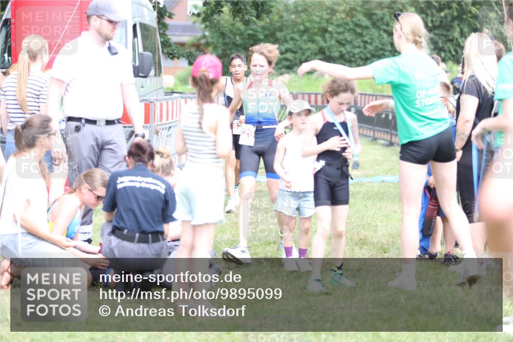 21.06.2026 - 29. Vierlanden-Triathlon Andreas Tolksdorf http://msf.ph/oto/9895099 21.06.2026 15:13:25 Ziel 1229, 1253, 1310, 1229, 1253, 1310 meine-sportfotos.de