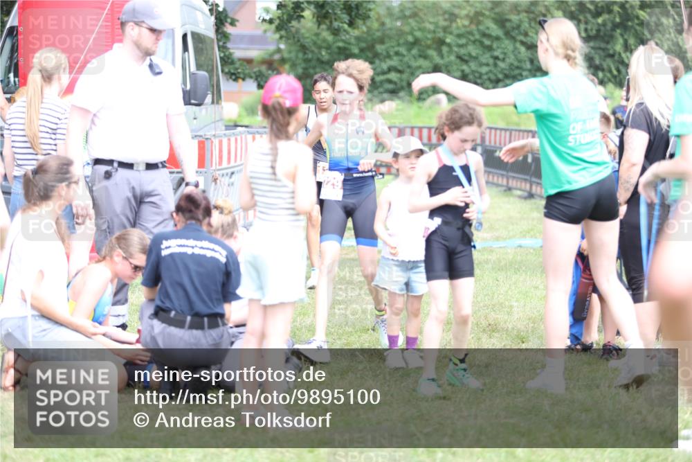 21.06.2026 - 29. Vierlanden-Triathlon Andreas Tolksdorf http://msf.ph/oto/9895100 21.06.2026 15:13:25 Ziel 1229, 1253, 1310, 1229, 1253, 1310 meine-sportfotos.de
