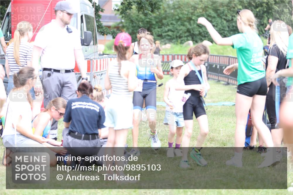 21.06.2026 - 29. Vierlanden-Triathlon Andreas Tolksdorf http://msf.ph/oto/9895103 21.06.2026 15:13:25 Ziel 1229, 1253, 1310, 1229, 1253, 1310 meine-sportfotos.de