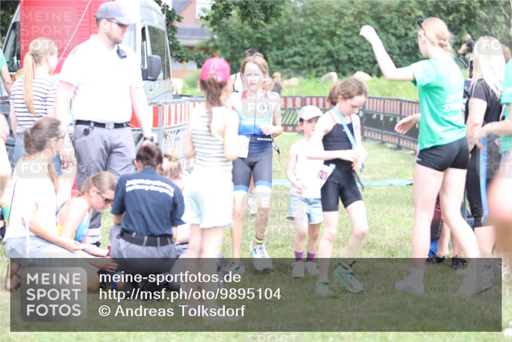 21.06.2026 - 29. Vierlanden-Triathlon Andreas Tolksdorf http://msf.ph/oto/9895104 21.06.2026 15:13:25 Ziel 1229, 1253, 1310, 1229, 1253, 1310 meine-sportfotos.de