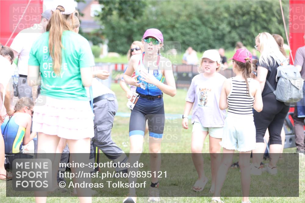 21.06.2026 - 29. Vierlanden-Triathlon Andreas Tolksdorf http://msf.ph/oto/9895121 21.06.2026 15:13:44 Ziel 1261, 1306, 1261, 1306 meine-sportfotos.de