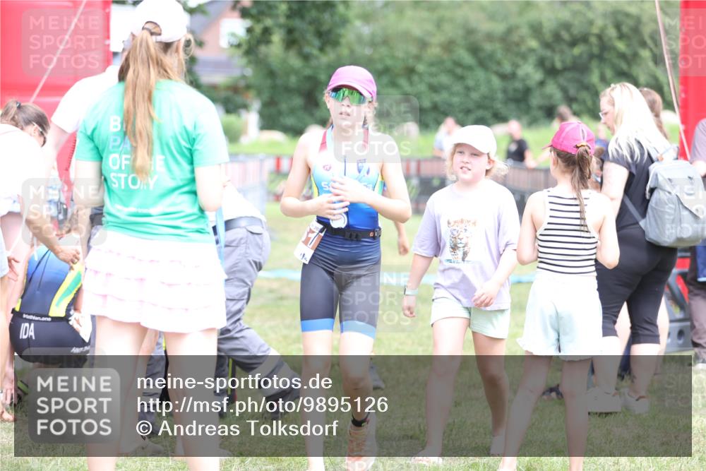 21.06.2026 - 29. Vierlanden-Triathlon Andreas Tolksdorf http://msf.ph/oto/9895126 21.06.2026 15:13:45 Ziel 1306, 1306 meine-sportfotos.de