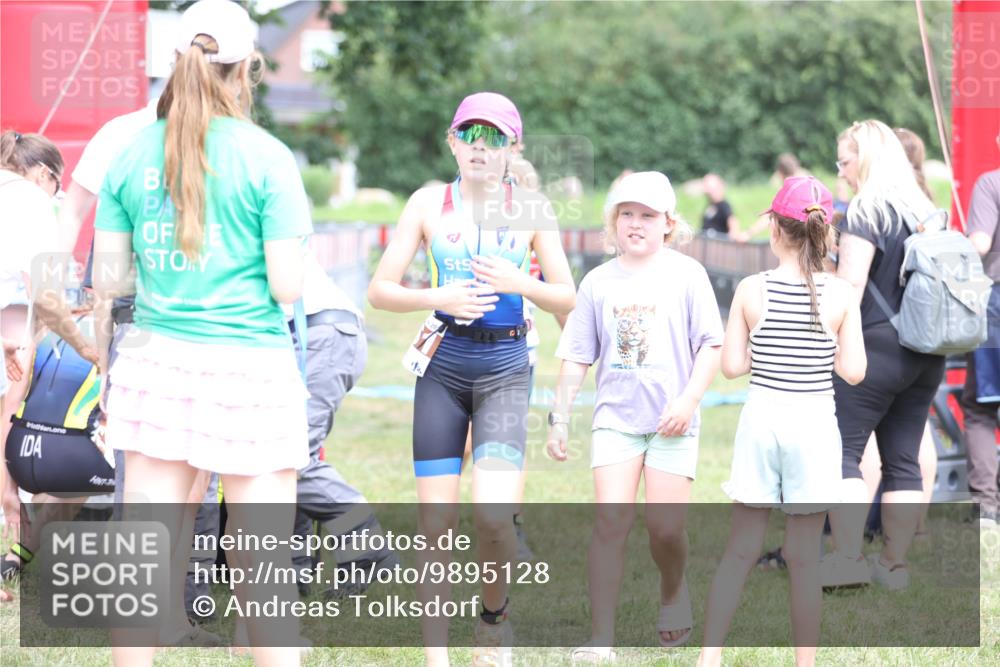 21.06.2026 - 29. Vierlanden-Triathlon Andreas Tolksdorf http://msf.ph/oto/9895128 21.06.2026 15:13:45 Ziel 1306, 1306 meine-sportfotos.de