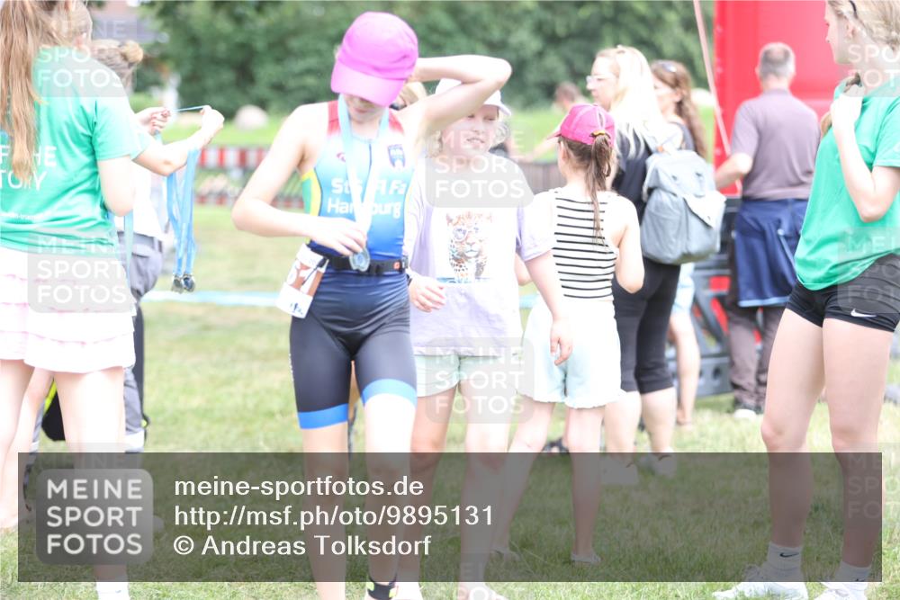 21.06.2026 - 29. Vierlanden-Triathlon Andreas Tolksdorf http://msf.ph/oto/9895131 21.06.2026 15:13:46 Ziel 1306, 1306 meine-sportfotos.de