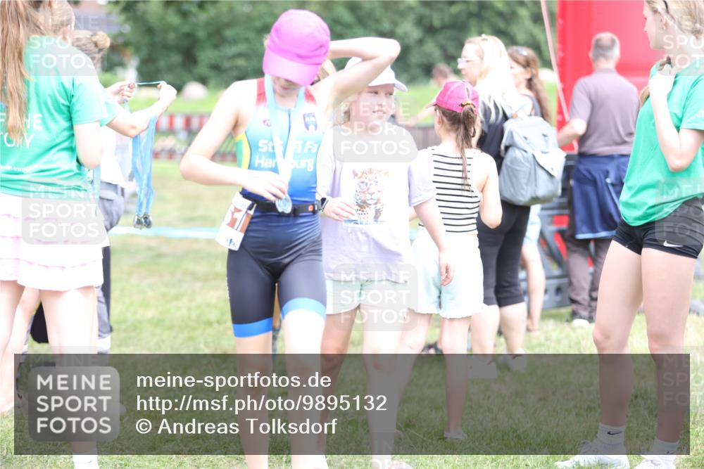 21.06.2026 - 29. Vierlanden-Triathlon Andreas Tolksdorf http://msf.ph/oto/9895132 21.06.2026 15:13:46 Ziel 1306, 1306 meine-sportfotos.de