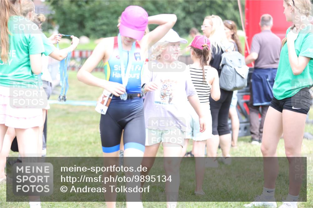 21.06.2026 - 29. Vierlanden-Triathlon Andreas Tolksdorf http://msf.ph/oto/9895134 21.06.2026 15:13:46 Ziel 1306, 1306 meine-sportfotos.de