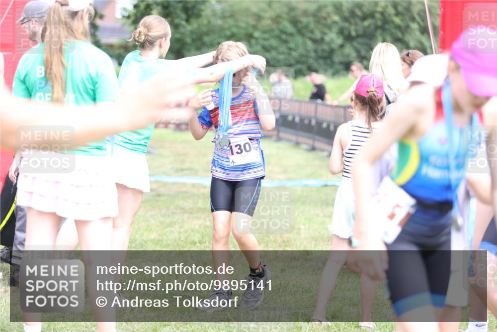 21.06.2026 - 29. Vierlanden-Triathlon Andreas Tolksdorf http://msf.ph/oto/9895141 21.06.2026 15:13:47 Ziel 1306, 1320, 1306, 1320 meine-sportfotos.de