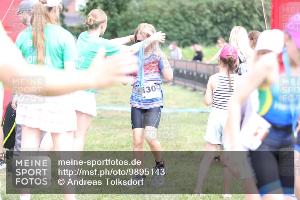 21.06.2026 - 29. Vierlanden-Triathlon Andreas Tolksdorf http://msf.ph/oto/9895143 21.06.2026 15:13:48 Ziel 1306, 1320, 1306, 1320 meine-sportfotos.de