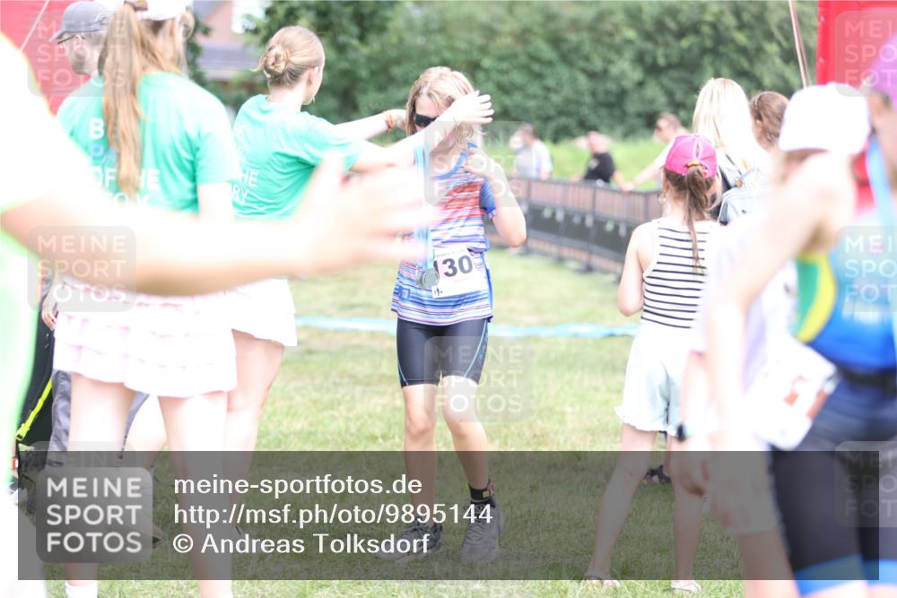 21.06.2026 - 29. Vierlanden-Triathlon Andreas Tolksdorf http://msf.ph/oto/9895144 21.06.2026 15:13:48 Ziel 1306, 1320, 1306, 1320 meine-sportfotos.de