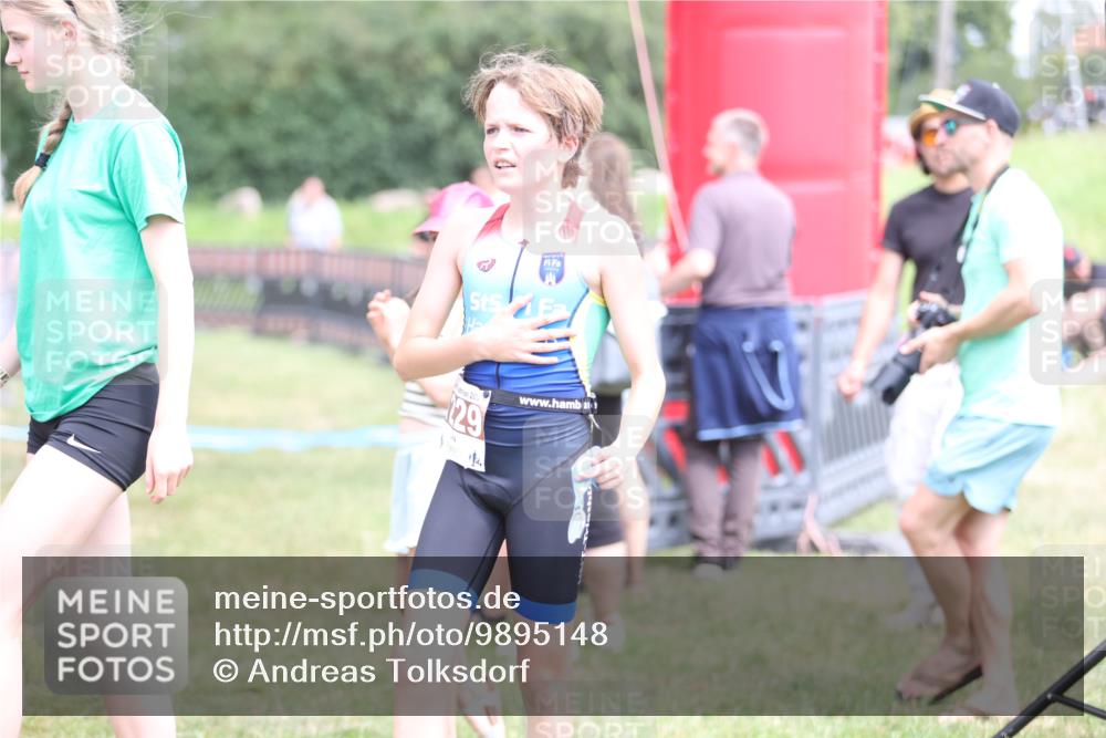 21.06.2026 - 29. Vierlanden-Triathlon Andreas Tolksdorf http://msf.ph/oto/9895148 21.06.2026 15:13:51 Ziel 1320, 1335, 1320, 1335 meine-sportfotos.de
