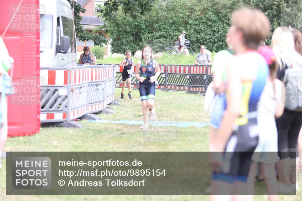 21.06.2026 - 29. Vierlanden-Triathlon Andreas Tolksdorf http://msf.ph/oto/9895154 21.06.2026 15:13:57 Ziel 1320, 1335, 1320, 1335 meine-sportfotos.de