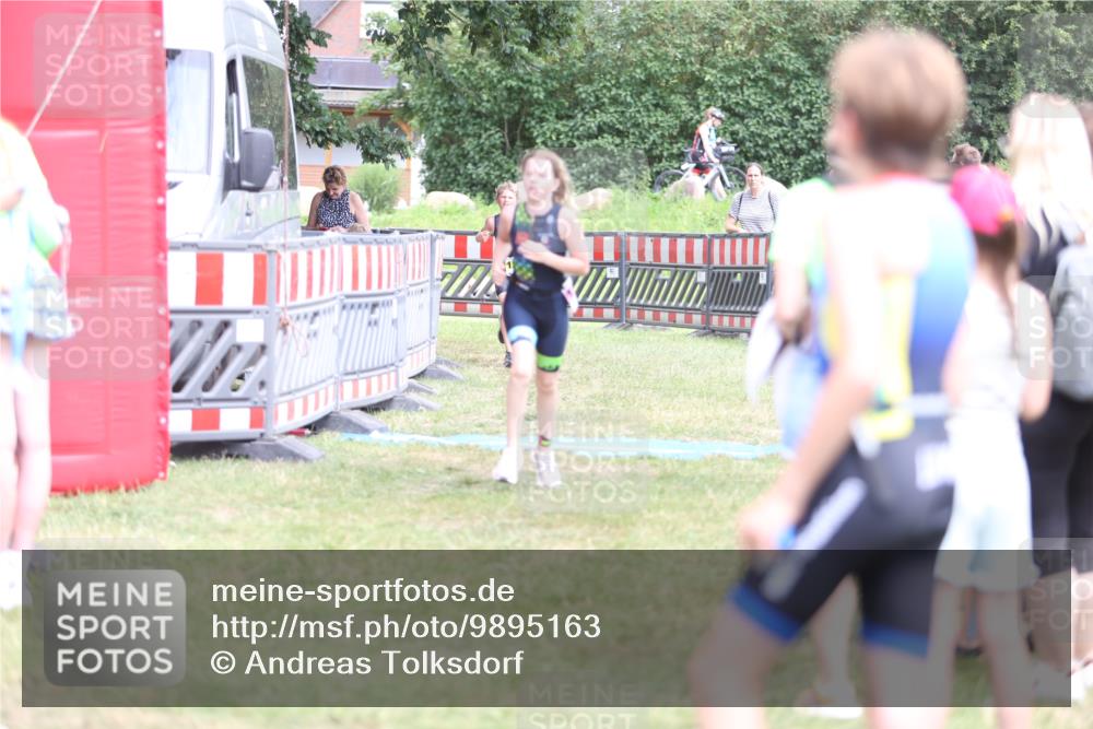 21.06.2026 - 29. Vierlanden-Triathlon Andreas Tolksdorf http://msf.ph/oto/9895163 21.06.2026 15:13:58 Ziel 1320, 1335, 1320, 1335 meine-sportfotos.de