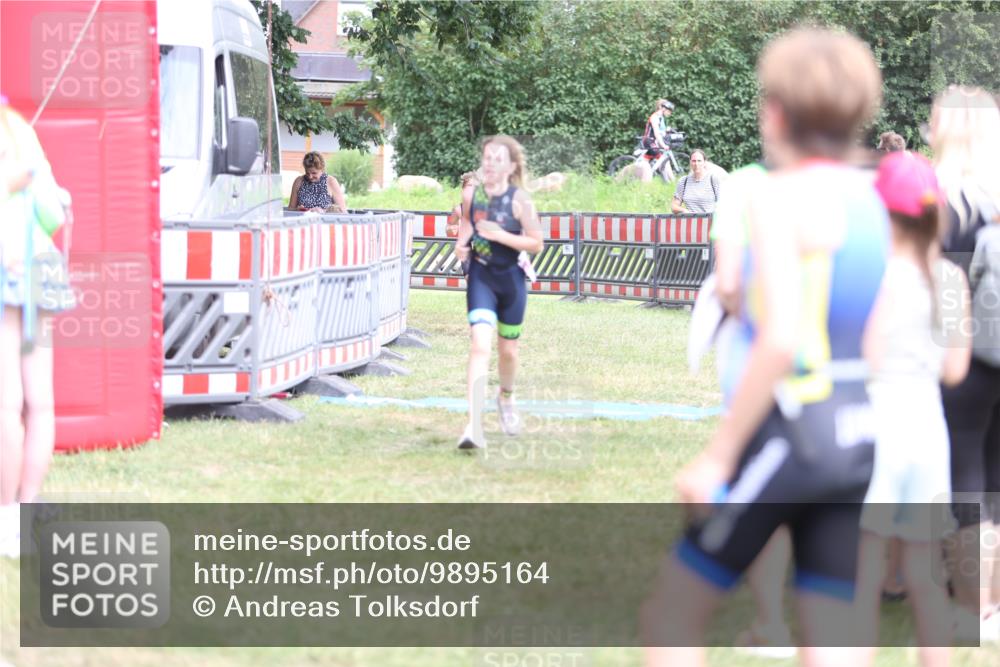 21.06.2026 - 29. Vierlanden-Triathlon Andreas Tolksdorf http://msf.ph/oto/9895164 21.06.2026 15:13:58 Ziel 1320, 1335, 1320, 1335 meine-sportfotos.de