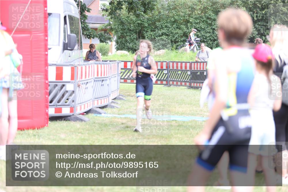 21.06.2026 - 29. Vierlanden-Triathlon Andreas Tolksdorf http://msf.ph/oto/9895165 21.06.2026 15:13:58 Ziel 1320, 1335, 1320, 1335 meine-sportfotos.de