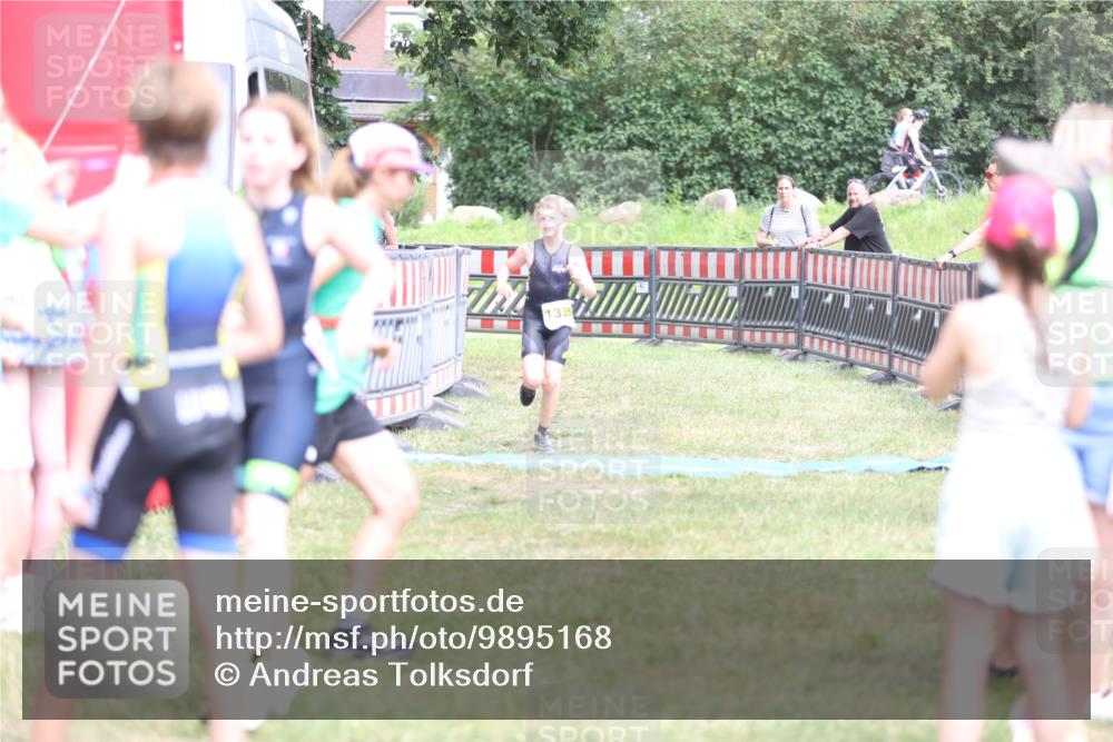 21.06.2026 - 29. Vierlanden-Triathlon Andreas Tolksdorf http://msf.ph/oto/9895168 21.06.2026 15:14:00 Ziel 1320, 1335, 1320, 1335 meine-sportfotos.de
