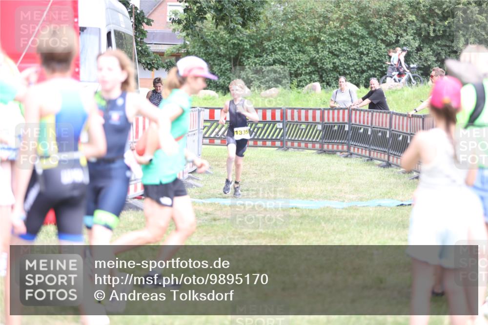 21.06.2026 - 29. Vierlanden-Triathlon Andreas Tolksdorf http://msf.ph/oto/9895170 21.06.2026 15:14:01 Ziel 1320, 1335, 1320, 1335 meine-sportfotos.de