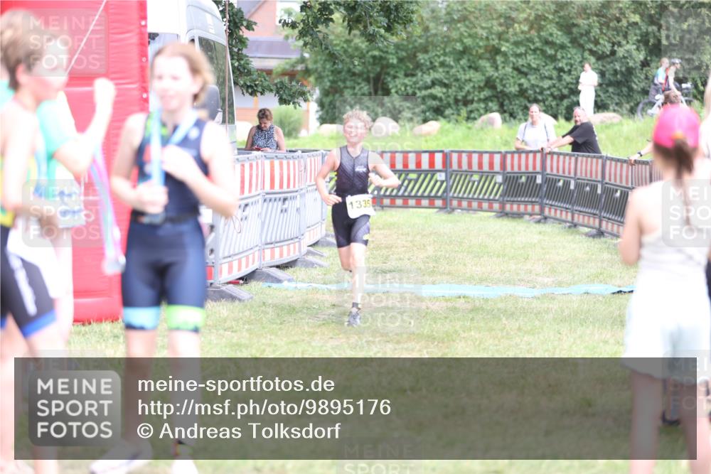 21.06.2026 - 29. Vierlanden-Triathlon Andreas Tolksdorf http://msf.ph/oto/9895176 21.06.2026 15:14:02 Ziel 1320, 1335, 1320, 1335 meine-sportfotos.de