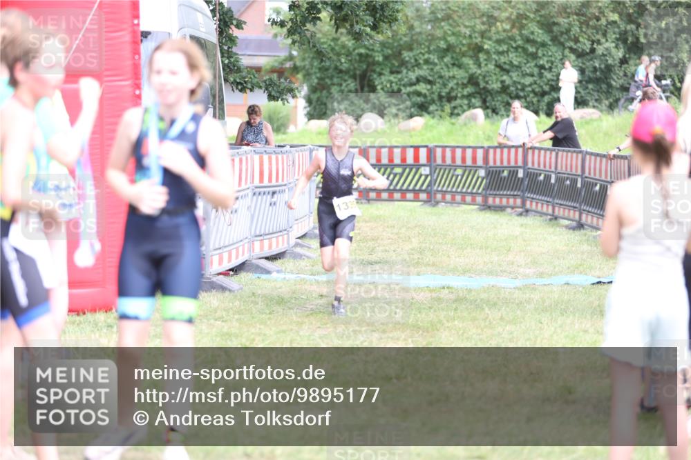 21.06.2026 - 29. Vierlanden-Triathlon Andreas Tolksdorf http://msf.ph/oto/9895177 21.06.2026 15:14:02 Ziel 1320, 1335, 1320, 1335 meine-sportfotos.de