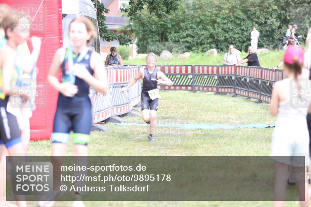 21.06.2026 - 29. Vierlanden-Triathlon Andreas Tolksdorf http://msf.ph/oto/9895178 21.06.2026 15:14:02 Ziel 1320, 1335, 1320, 1335 meine-sportfotos.de