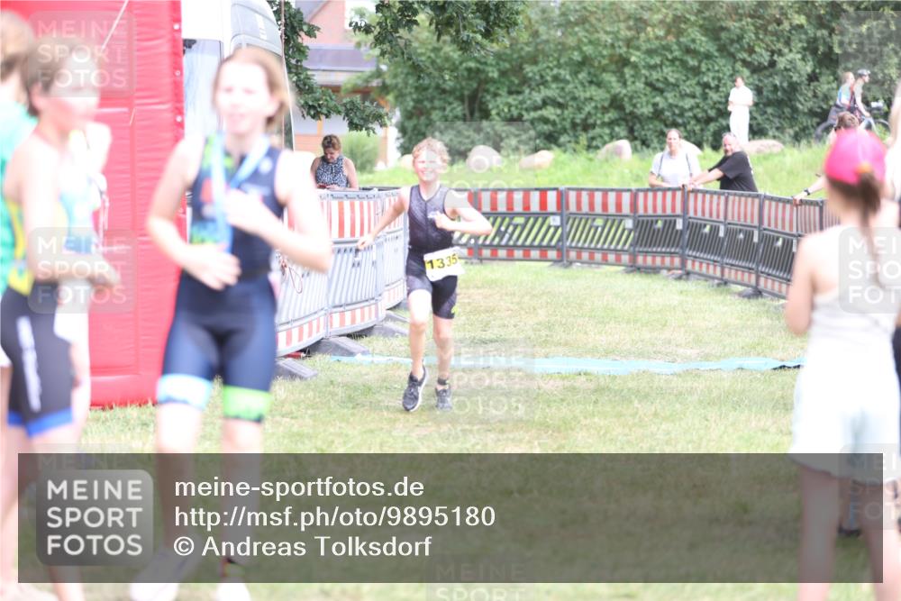 21.06.2026 - 29. Vierlanden-Triathlon Andreas Tolksdorf http://msf.ph/oto/9895180 21.06.2026 15:14:02 Ziel 1320, 1335, 1320, 1335 meine-sportfotos.de