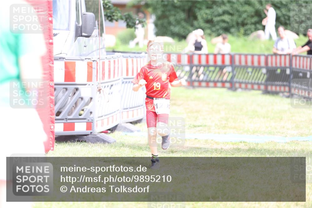 21.06.2026 - 29. Vierlanden-Triathlon Andreas Tolksdorf http://msf.ph/oto/9895210 21.06.2026 15:14:20 Ziel 1295, 1295 meine-sportfotos.de