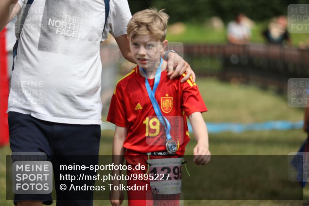 21.06.2026 - 29. Vierlanden-Triathlon Andreas Tolksdorf http://msf.ph/oto/9895227 21.06.2026 15:14:34 Ziel 1326, 1326 meine-sportfotos.de