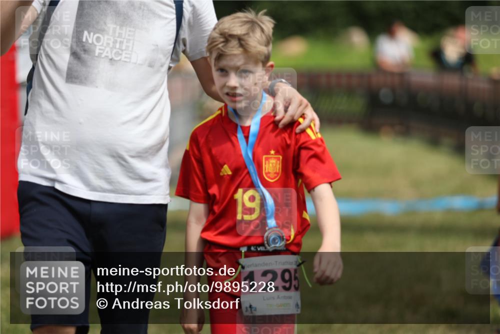 21.06.2026 - 29. Vierlanden-Triathlon Andreas Tolksdorf http://msf.ph/oto/9895228 21.06.2026 15:14:34 Ziel 1326, 1326 meine-sportfotos.de