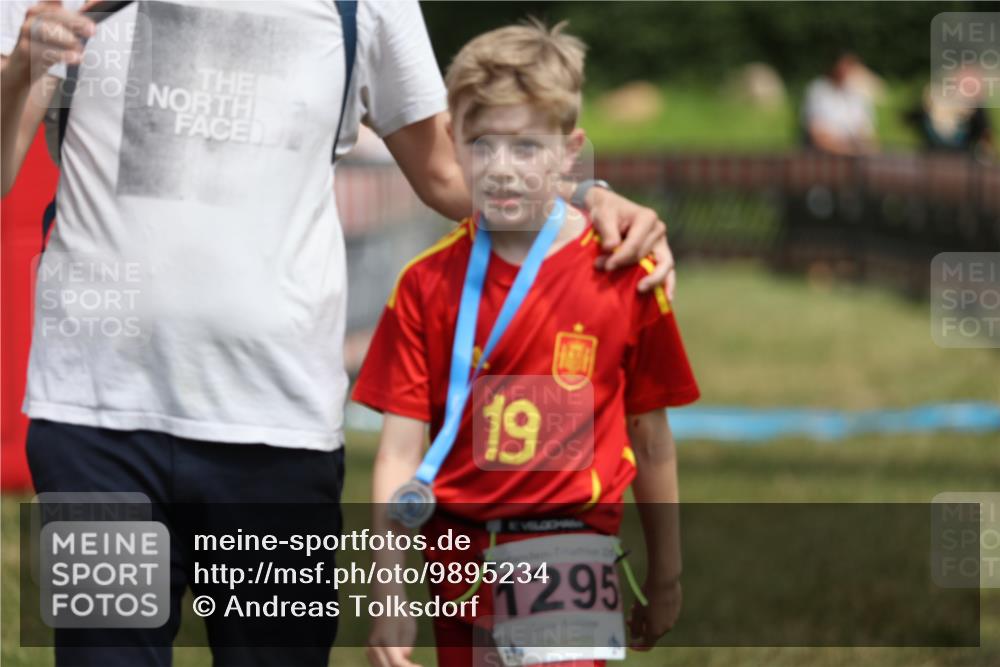 21.06.2026 - 29. Vierlanden-Triathlon Andreas Tolksdorf http://msf.ph/oto/9895234 21.06.2026 15:14:35 Ziel 1326, 1340, 1326, 1340 meine-sportfotos.de