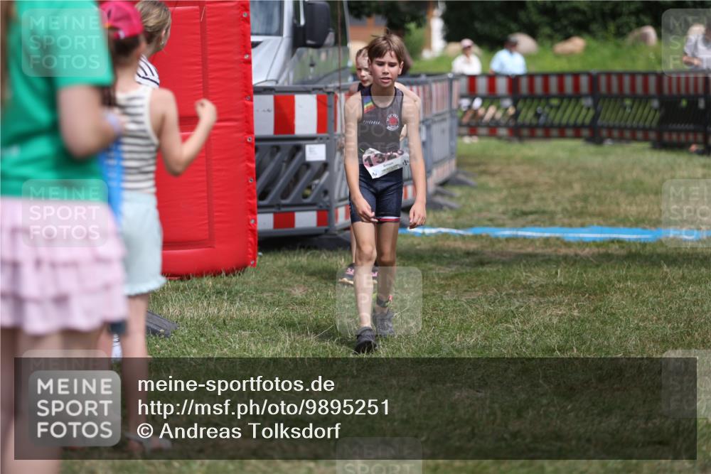 21.06.2026 - 29. Vierlanden-Triathlon Andreas Tolksdorf http://msf.ph/oto/9895251 21.06.2026 15:14:47 Ziel 1266, 1326, 1340, 1266, 1326, 1340 meine-sportfotos.de