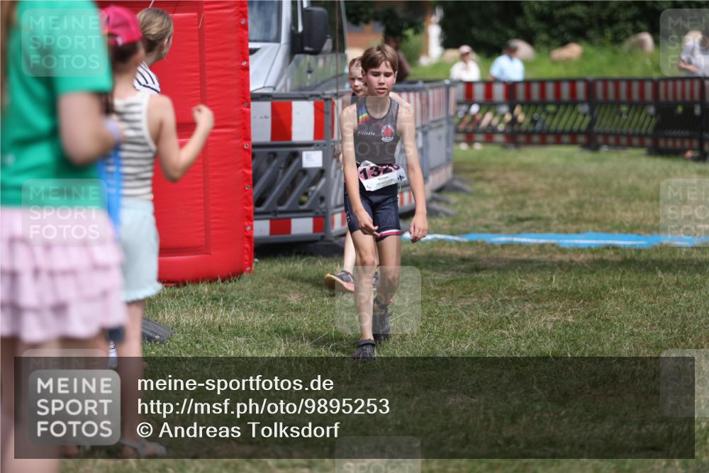 21.06.2026 - 29. Vierlanden-Triathlon Andreas Tolksdorf http://msf.ph/oto/9895253 21.06.2026 15:14:47 Ziel 1266, 1326, 1340, 1266, 1326, 1340 meine-sportfotos.de