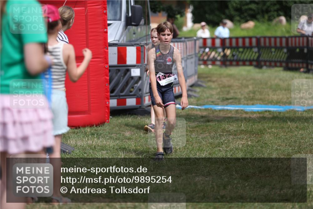 21.06.2026 - 29. Vierlanden-Triathlon Andreas Tolksdorf http://msf.ph/oto/9895254 21.06.2026 15:14:47 Ziel 1266, 1326, 1340, 1266, 1326, 1340 meine-sportfotos.de