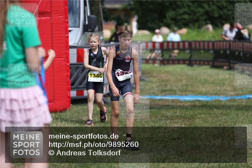 21.06.2026 - 29. Vierlanden-Triathlon Andreas Tolksdorf http://msf.ph/oto/9895260 21.06.2026 15:14:48 Ziel 1266, 1340, 1266, 1340 meine-sportfotos.de