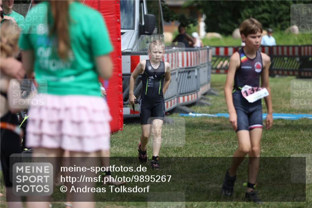 21.06.2026 - 29. Vierlanden-Triathlon Andreas Tolksdorf http://msf.ph/oto/9895267 21.06.2026 15:14:50 Ziel 1266, 1340, 1266, 1340 meine-sportfotos.de