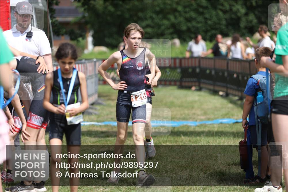21.06.2026 - 29. Vierlanden-Triathlon Andreas Tolksdorf http://msf.ph/oto/9895297 21.06.2026 15:15:25 Ziel 1236, 1269, 1294, 1309, 1236, 1269, 1294, 1309 meine-sportfotos.de
