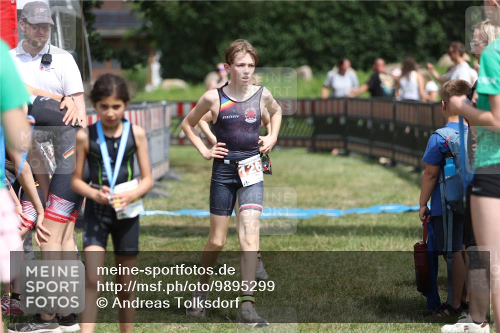 21.06.2026 - 29. Vierlanden-Triathlon Andreas Tolksdorf http://msf.ph/oto/9895299 21.06.2026 15:15:25 Ziel 1236, 1269, 1294, 1309, 1236, 1269, 1294, 1309 meine-sportfotos.de