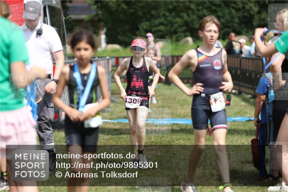 21.06.2026 - 29. Vierlanden-Triathlon Andreas Tolksdorf http://msf.ph/oto/9895301 21.06.2026 15:15:26 Ziel 1236, 1269, 1294, 1309, 1236, 1269, 1294, 1309 meine-sportfotos.de