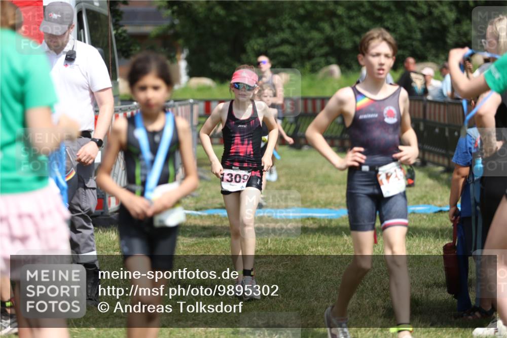 21.06.2026 - 29. Vierlanden-Triathlon Andreas Tolksdorf http://msf.ph/oto/9895302 21.06.2026 15:15:26 Ziel 1236, 1269, 1294, 1309, 1236, 1269, 1294, 1309 meine-sportfotos.de