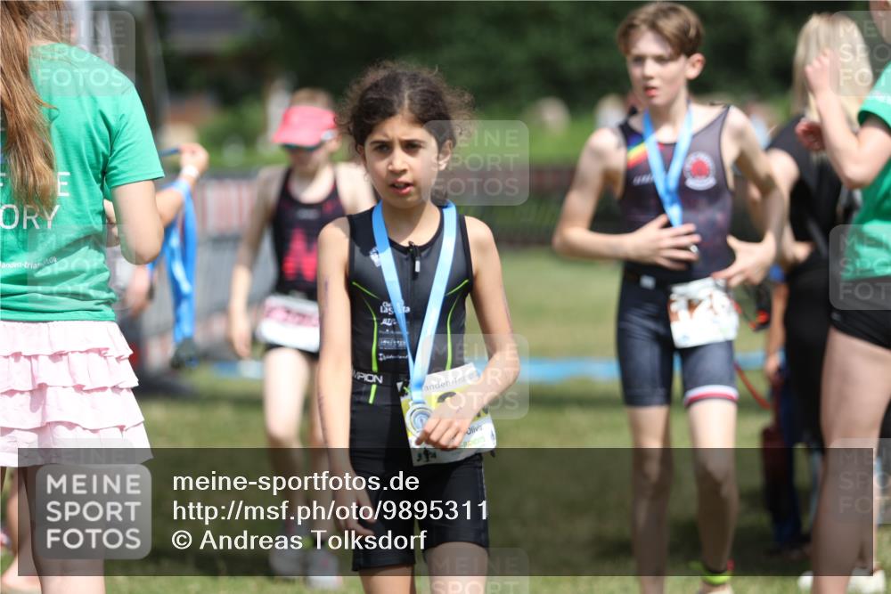 21.06.2026 - 29. Vierlanden-Triathlon Andreas Tolksdorf http://msf.ph/oto/9895311 21.06.2026 15:15:28 Ziel 1236, 1269, 1294, 1309, 1336, 1236, 1269, 1294, 1309, 1336 meine-sportfotos.de