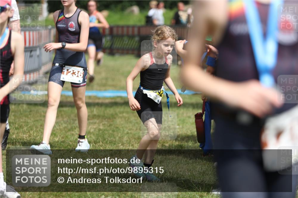 21.06.2026 - 29. Vierlanden-Triathlon Andreas Tolksdorf http://msf.ph/oto/9895315 21.06.2026 15:15:31 Ziel 1236, 1294, 1336, 1236, 1294, 1336 meine-sportfotos.de