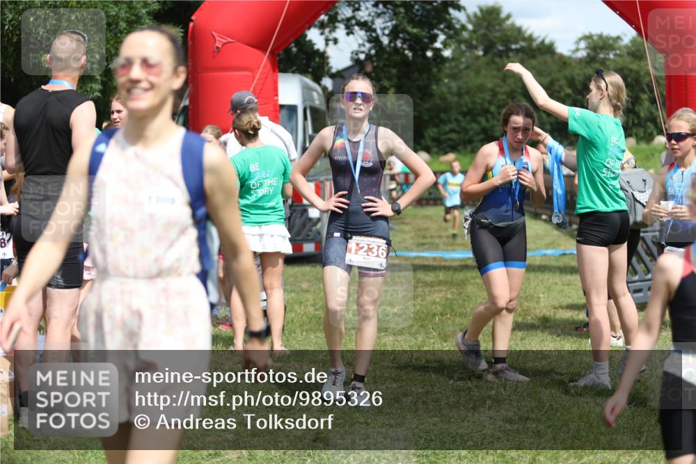 21.06.2026 - 29. Vierlanden-Triathlon Andreas Tolksdorf http://msf.ph/oto/9895326 21.06.2026 15:15:36 Ziel 1294, 1336, 1351, 1294, 1336, 1351 meine-sportfotos.de