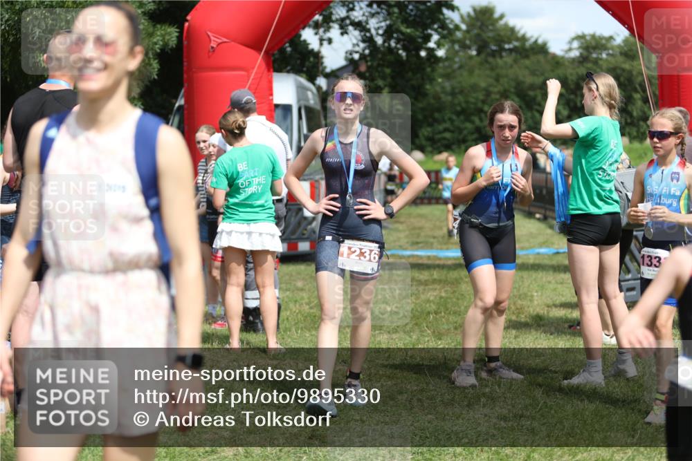 21.06.2026 - 29. Vierlanden-Triathlon Andreas Tolksdorf http://msf.ph/oto/9895330 21.06.2026 15:15:37 Ziel 1294, 1336, 1351, 1294, 1336, 1351 meine-sportfotos.de