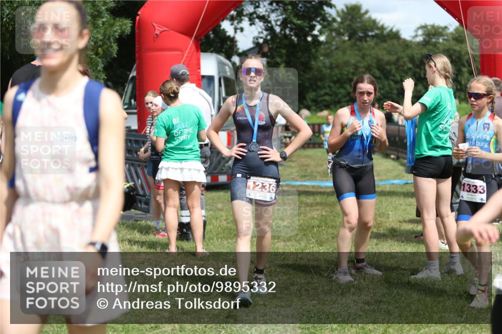 21.06.2026 - 29. Vierlanden-Triathlon Andreas Tolksdorf http://msf.ph/oto/9895332 21.06.2026 15:15:37 Ziel 1294, 1336, 1351, 1294, 1336, 1351 meine-sportfotos.de