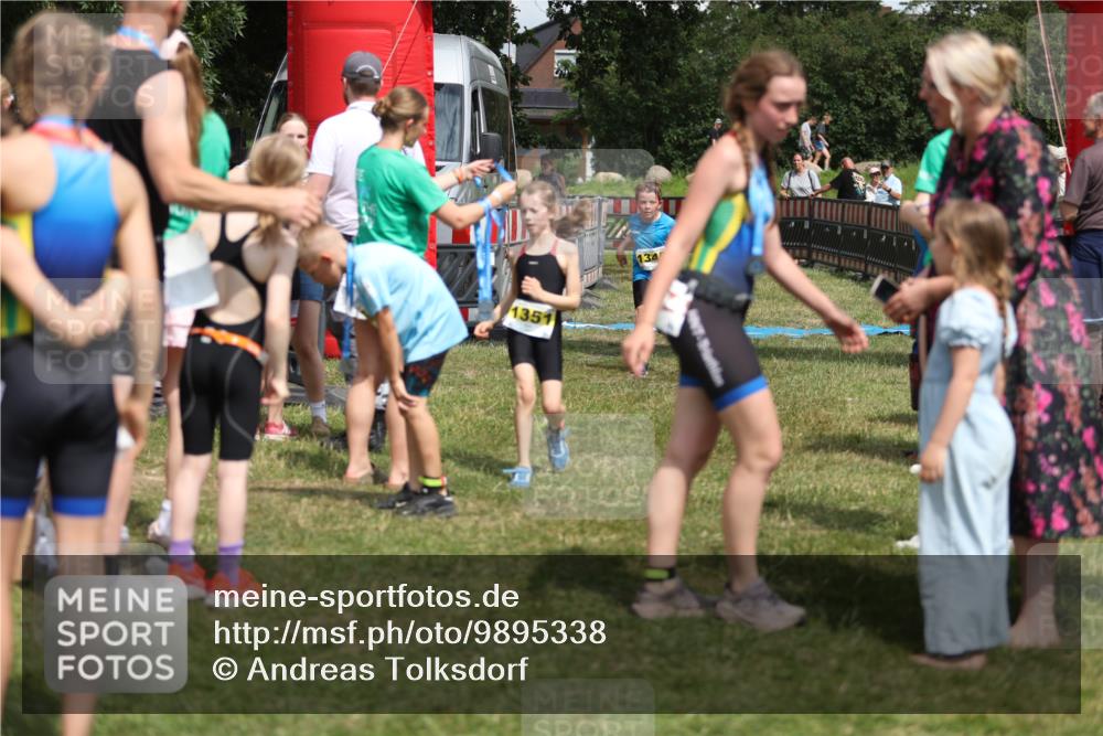 21.06.2026 - 29. Vierlanden-Triathlon Andreas Tolksdorf http://msf.ph/oto/9895338 21.06.2026 15:15:45 Ziel 1274, 1351, 1274, 1351 meine-sportfotos.de