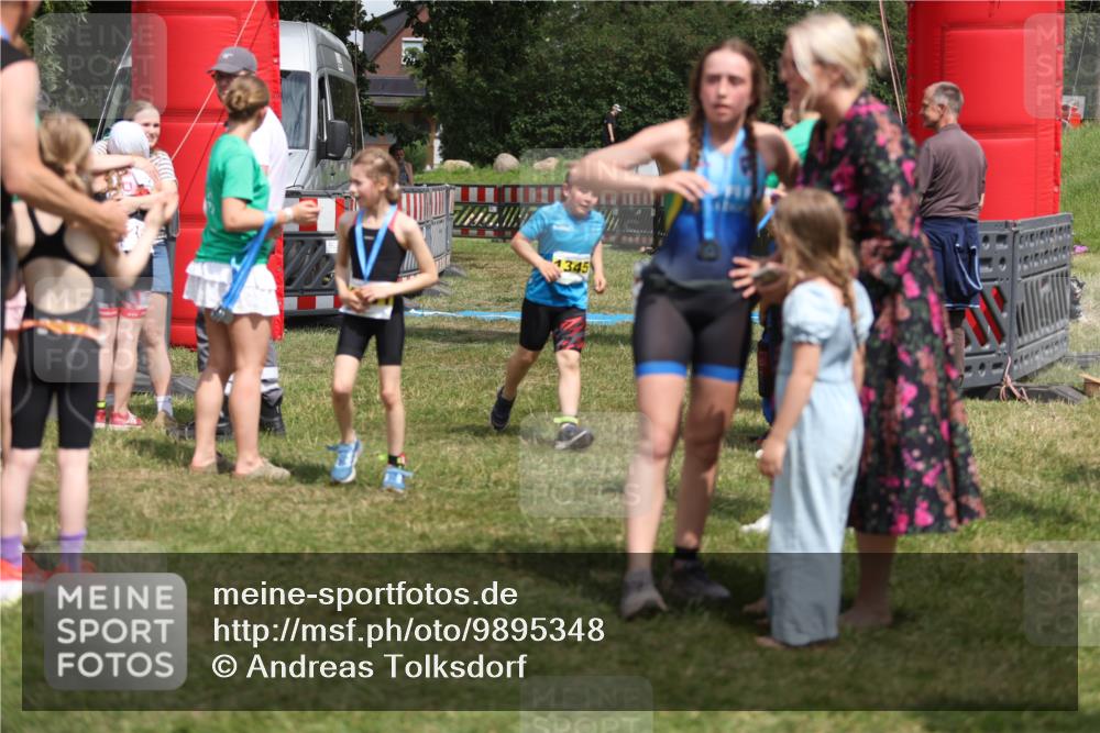 21.06.2026 - 29. Vierlanden-Triathlon Andreas Tolksdorf http://msf.ph/oto/9895348 21.06.2026 15:15:47 Ziel 1274, 1351, 1274, 1351 meine-sportfotos.de