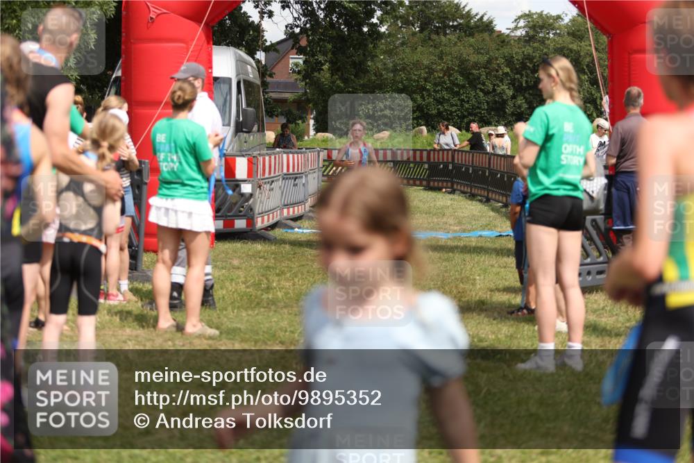 21.06.2026 - 29. Vierlanden-Triathlon Andreas Tolksdorf http://msf.ph/oto/9895352 21.06.2026 15:15:53 Ziel 1274, 1339, 1274, 1339 meine-sportfotos.de
