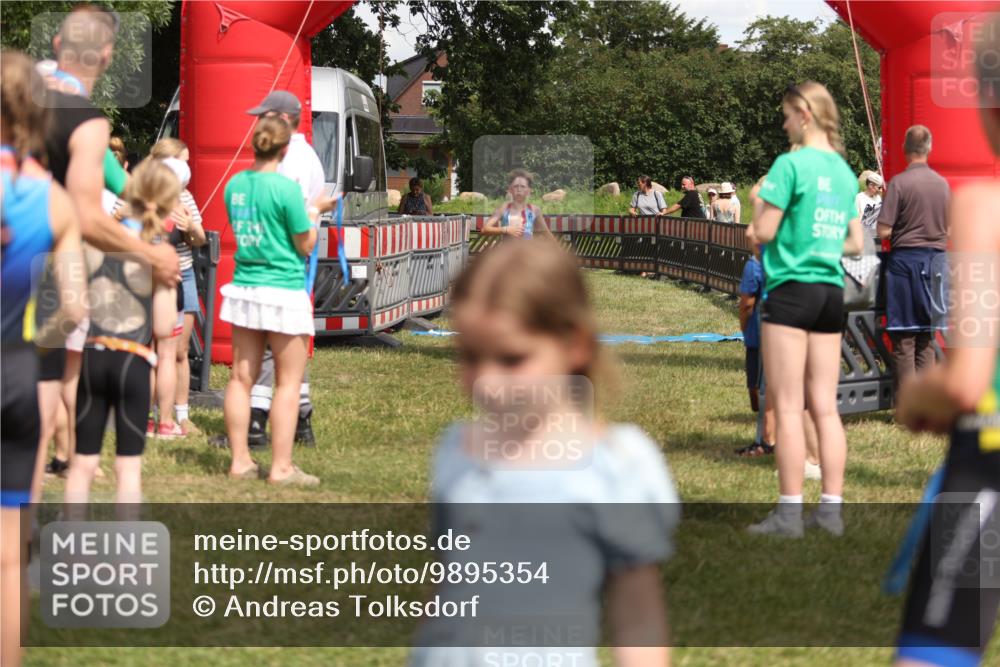 21.06.2026 - 29. Vierlanden-Triathlon Andreas Tolksdorf http://msf.ph/oto/9895354 21.06.2026 15:15:53 Ziel 1274, 1339, 1274, 1339 meine-sportfotos.de