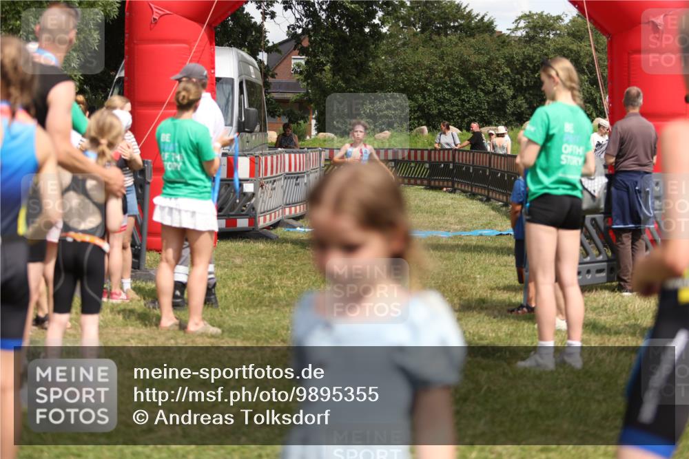 21.06.2026 - 29. Vierlanden-Triathlon Andreas Tolksdorf http://msf.ph/oto/9895355 21.06.2026 15:15:54 Ziel 1274, 1339, 1274, 1339 meine-sportfotos.de