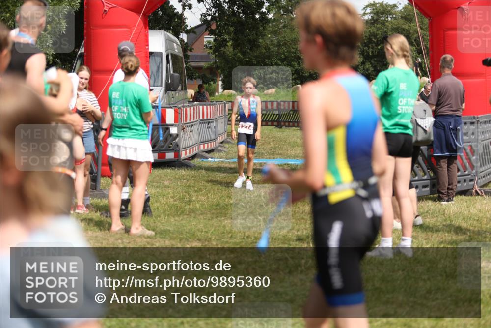 21.06.2026 - 29. Vierlanden-Triathlon Andreas Tolksdorf http://msf.ph/oto/9895360 21.06.2026 15:15:55 Ziel 1274, 1339, 1347, 1274, 1339, 1347 meine-sportfotos.de